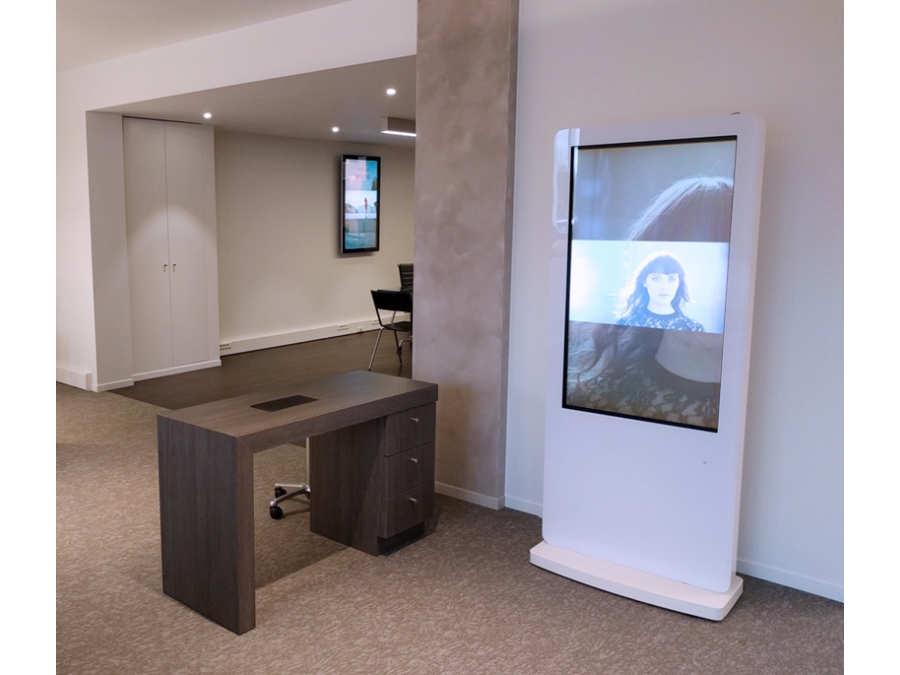 Healthcare screens
