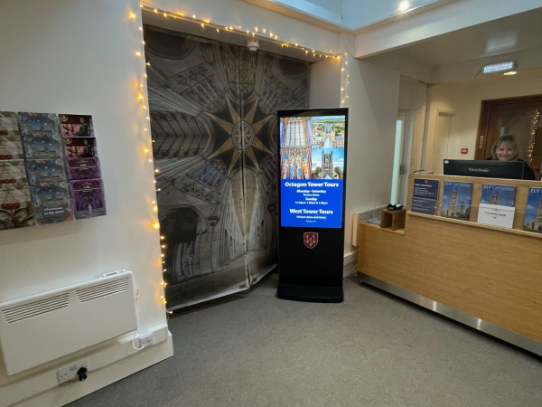 Freestanding Display 