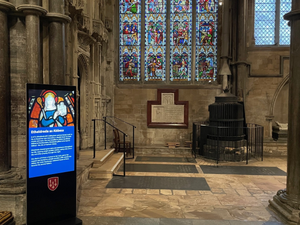 Freestanding Display 